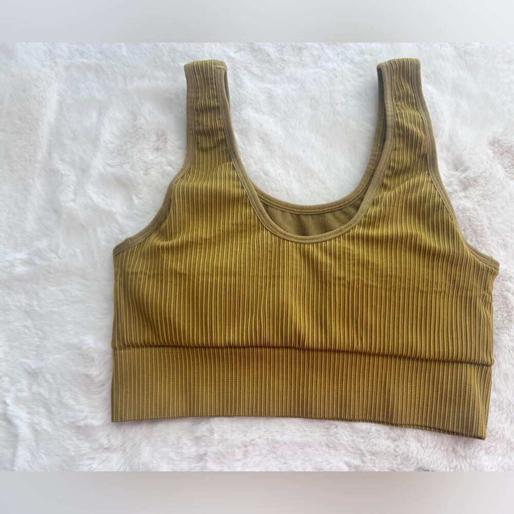 Good American Seamless Ribbed Sports Bra in Golden Olive001 Size 3/4